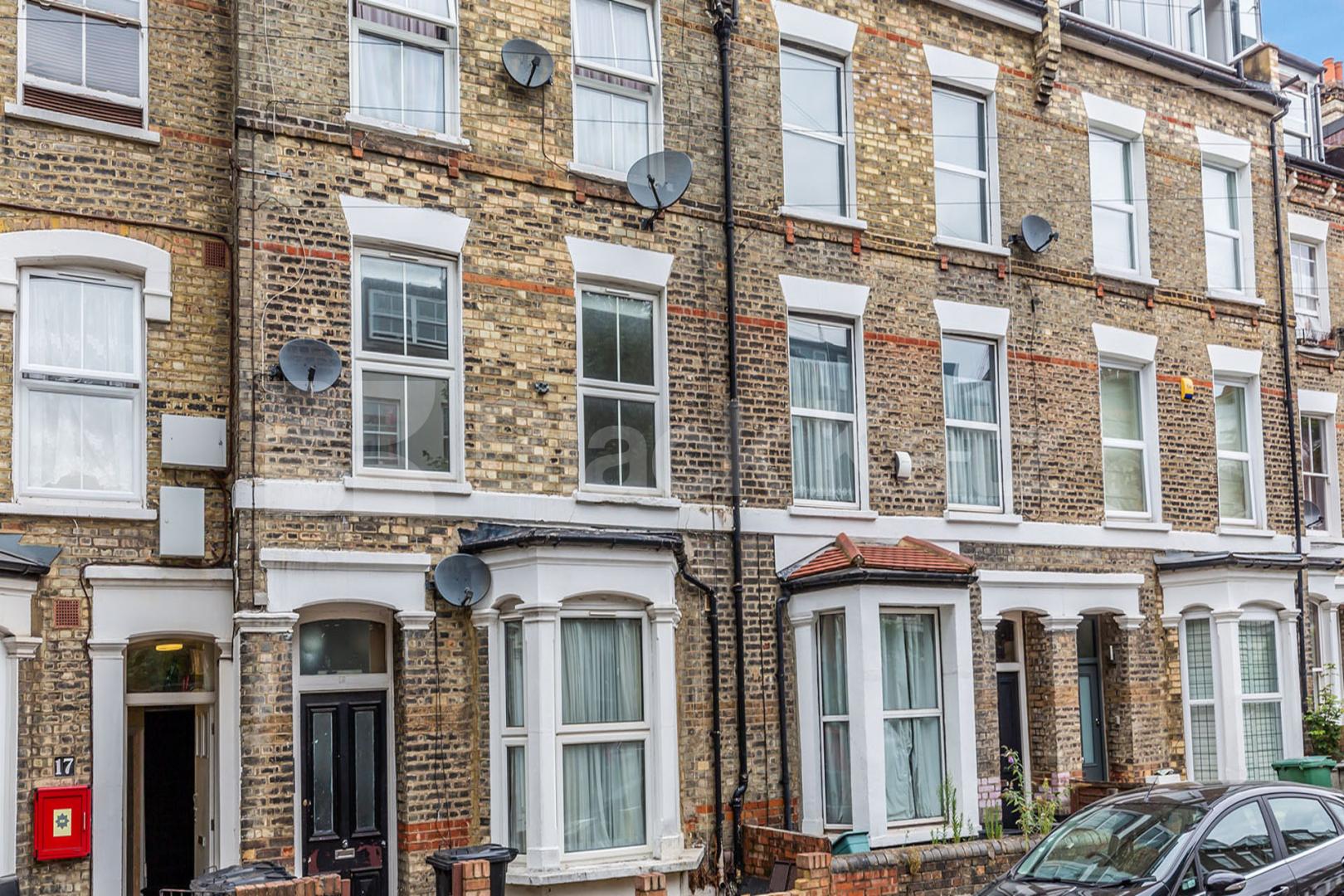  Well presented two double bedroom property set within a period conversion Moray Road, Finsbury Park